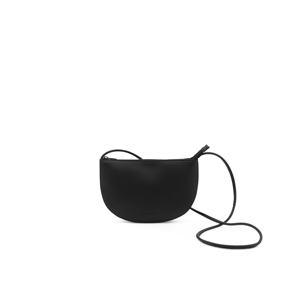 RILLA Monk & Anna Farou half moon bag // grain black RILLA