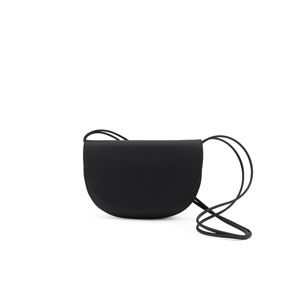 RILLA Monk & Anna Soma half moon bag // grain black RILLA